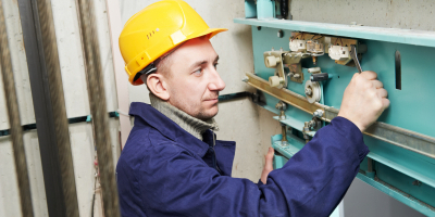 Curso gratuito Montaje e Interconexión de los Elementos Neumáticos, Hidráulicos y Eléctricos de Ascensores y Otros Equipos Fijos de Elevación y Transporte (Online)